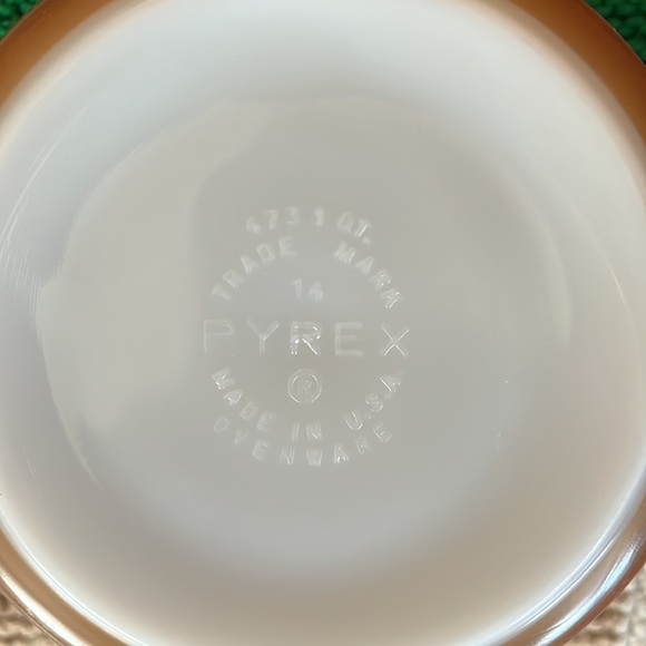 Vintage Pyrex Ovenware - Early American - set of 3 - Picture 7 of 9